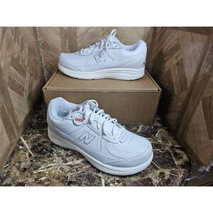Brand New New Balance Women's 577 Walking Wide Shoes Size 11 0113